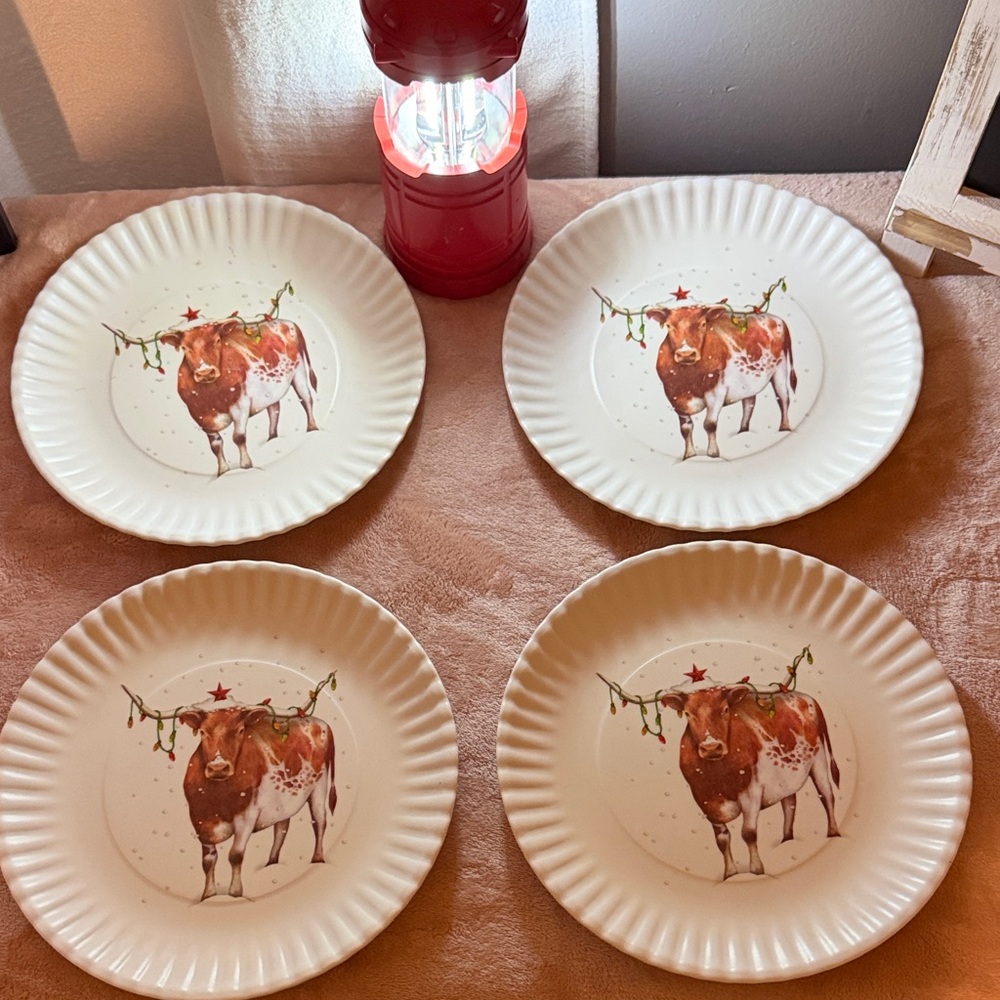 One hundred 80 degrees melamine Christmas longhorn 9 “ plates (Set of 4)
